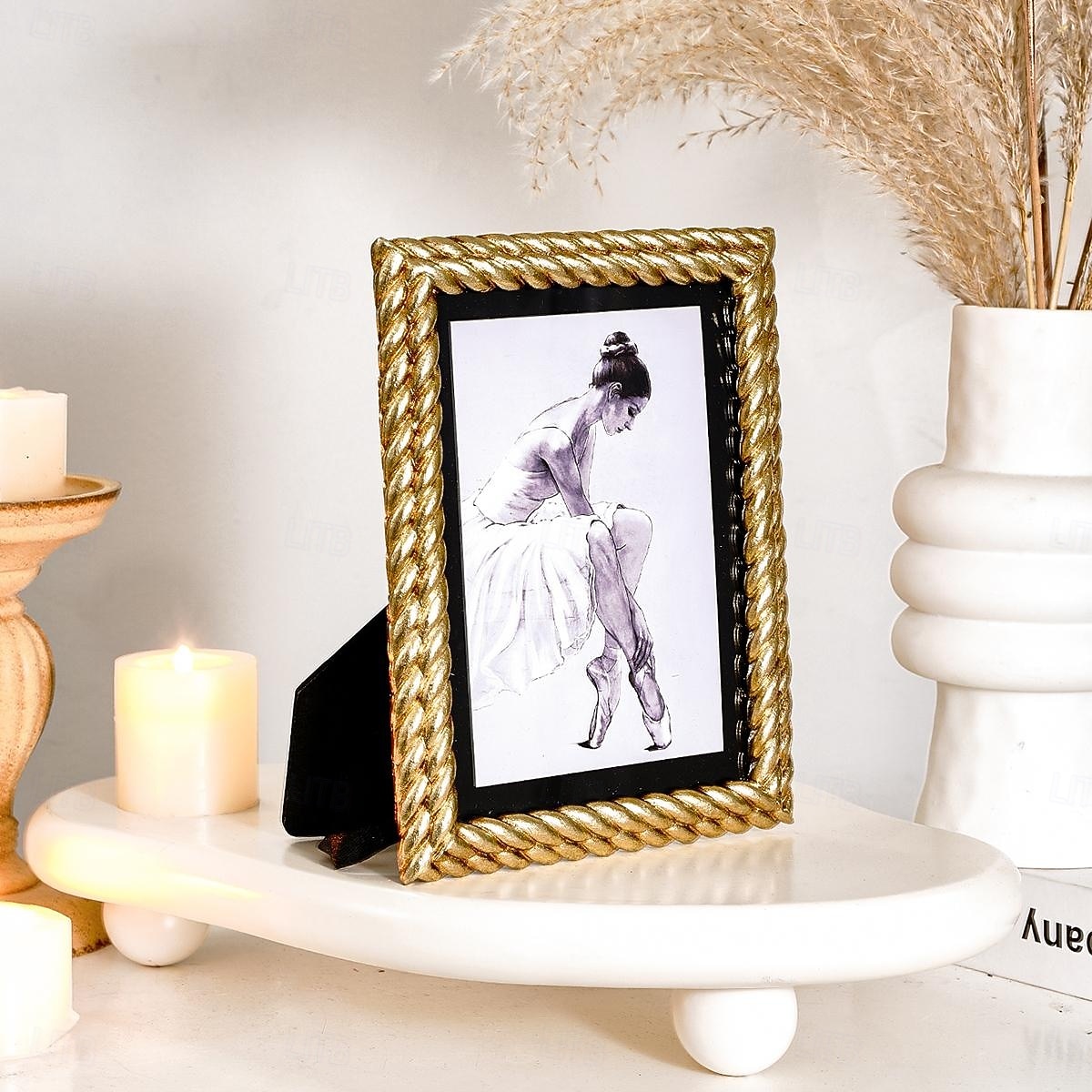 cadre photo décoratif floral 3D doré, cadre ovale de 5,7 pouces &Cadre rectangulaire 4x6 pouces, cadre photo de table en résine, affichage horizontal et vertical pour la décoration intérieure et les de 2025 ? $12.59 –P12