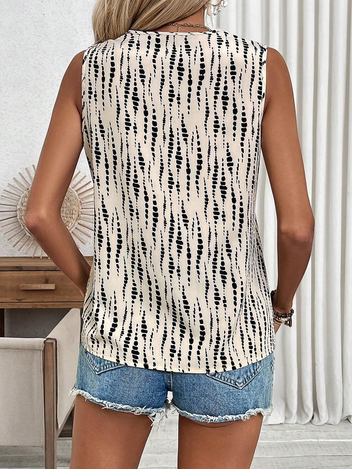 Camiseta de mujer sin mangas gráfica de lunares estilo casual cuello en V regular tops diarios impresión rosa verde beige verano 2025 - $19.99 –P2