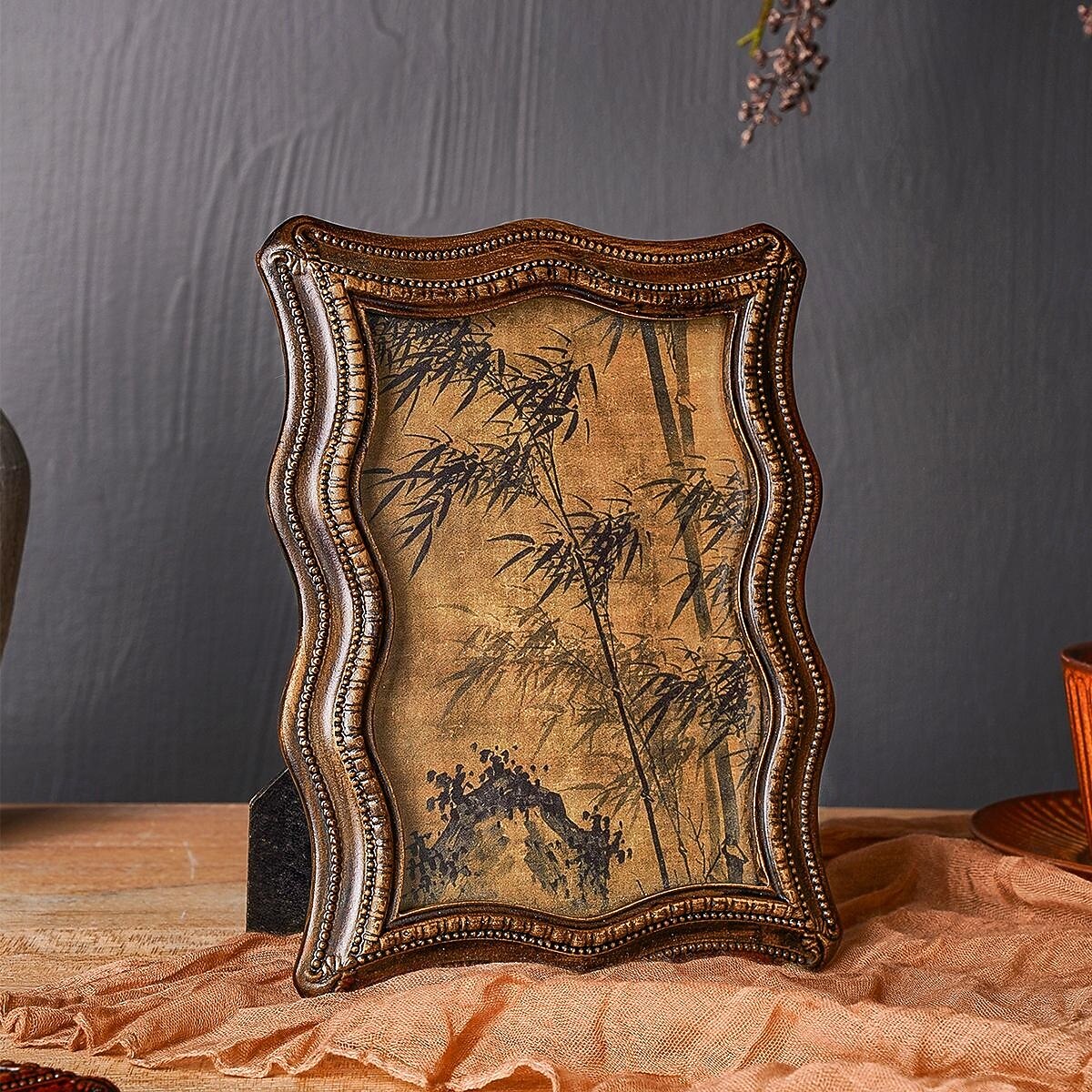 Curved Resin Decorative Photo Frame, Vintage Faux Walnut Art Design, Horizontal and Vertical Display, Entryway, Bedroom, Study, and Office Table Decor Photo Frame 2025 - $12.99 –P6