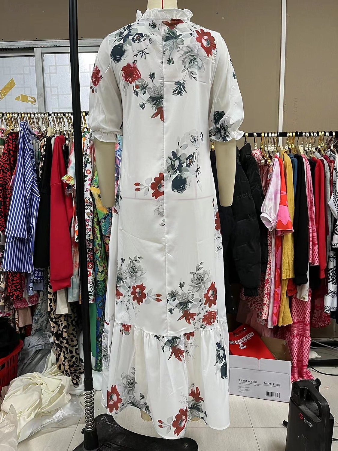 Dámské Dlouhé šaty Maxi šaty Boho šaty Šaty s potiskem Šaty Peplum Romantické Klasické Elegantní šaty Nahoře nabírané Dovolená Jdeme ven Jarní šaty Volný Grafika Květiny Poloviční rukáv Do V Bíl 2025 - $24.99 –P9