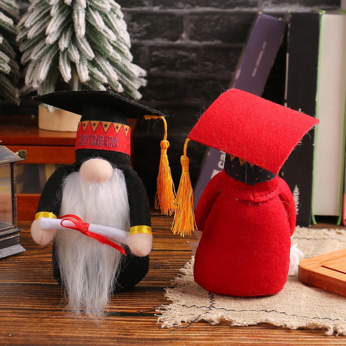 Gnomenfigur als Abschlussgeschenk, süße gesichtslose Puppe mit Doktorhut, Rudolf-Plüschtier, Stehtisch &Regaldekoration 2025 - $8.99 -P5