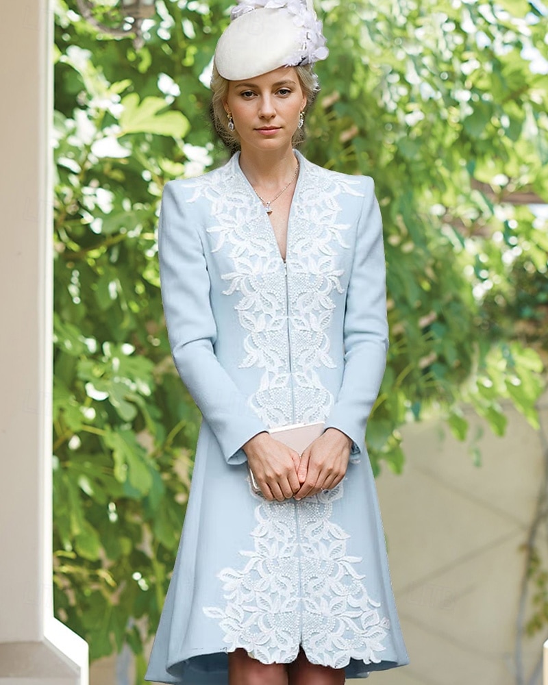Robe mère de la mariée colonne/vêtement élégant vintage simple col en V longueur thé en crêpe dentelle à manches longues avec appliques robe midi de 2025 ? $158.99 –P1