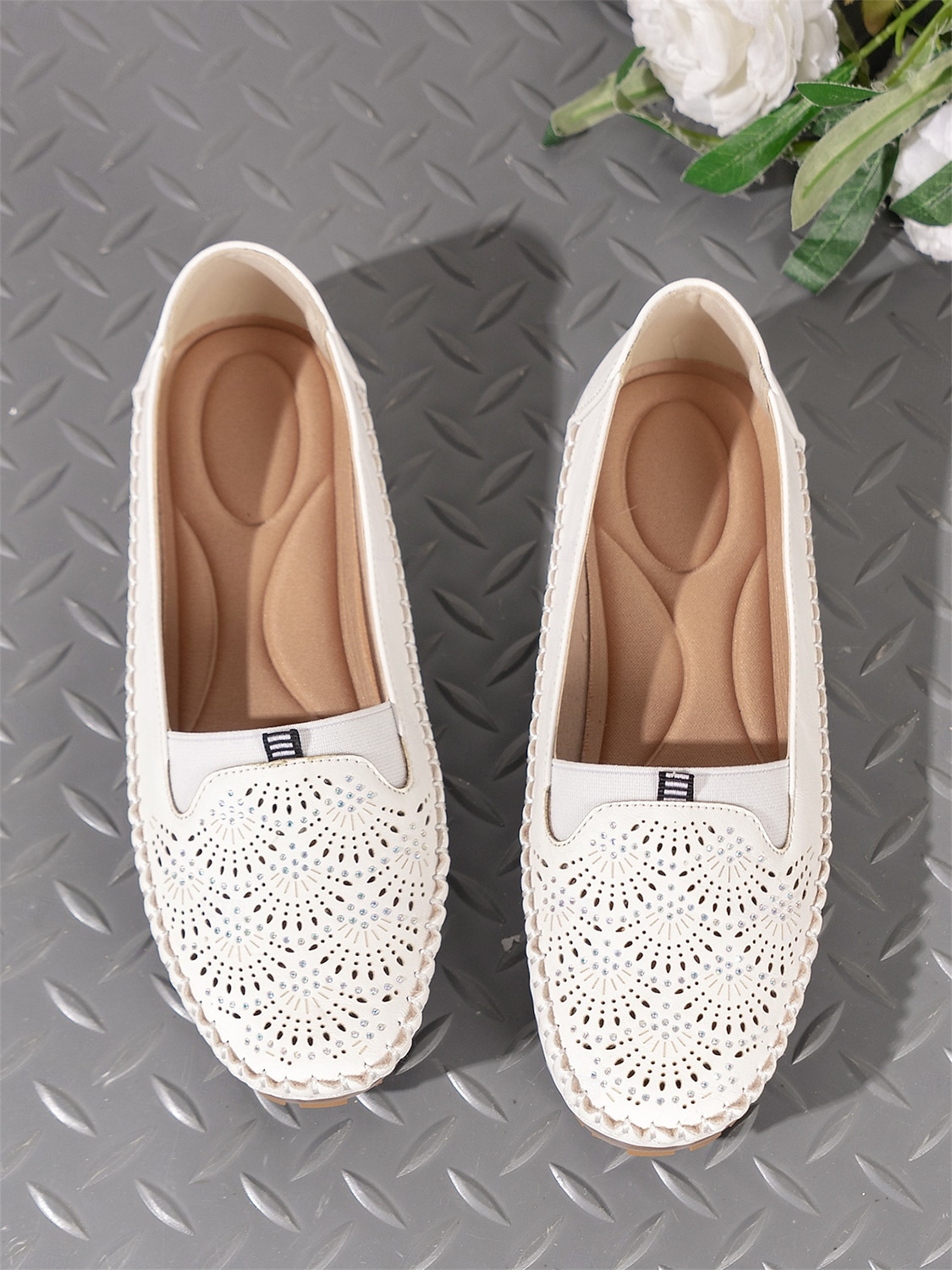 Damen-Slipper mit Strasssteinen – glitzernde, ausgehöhlte flache Schuhe zum Gehen und Autofahren 2025 - $24.99 –P1