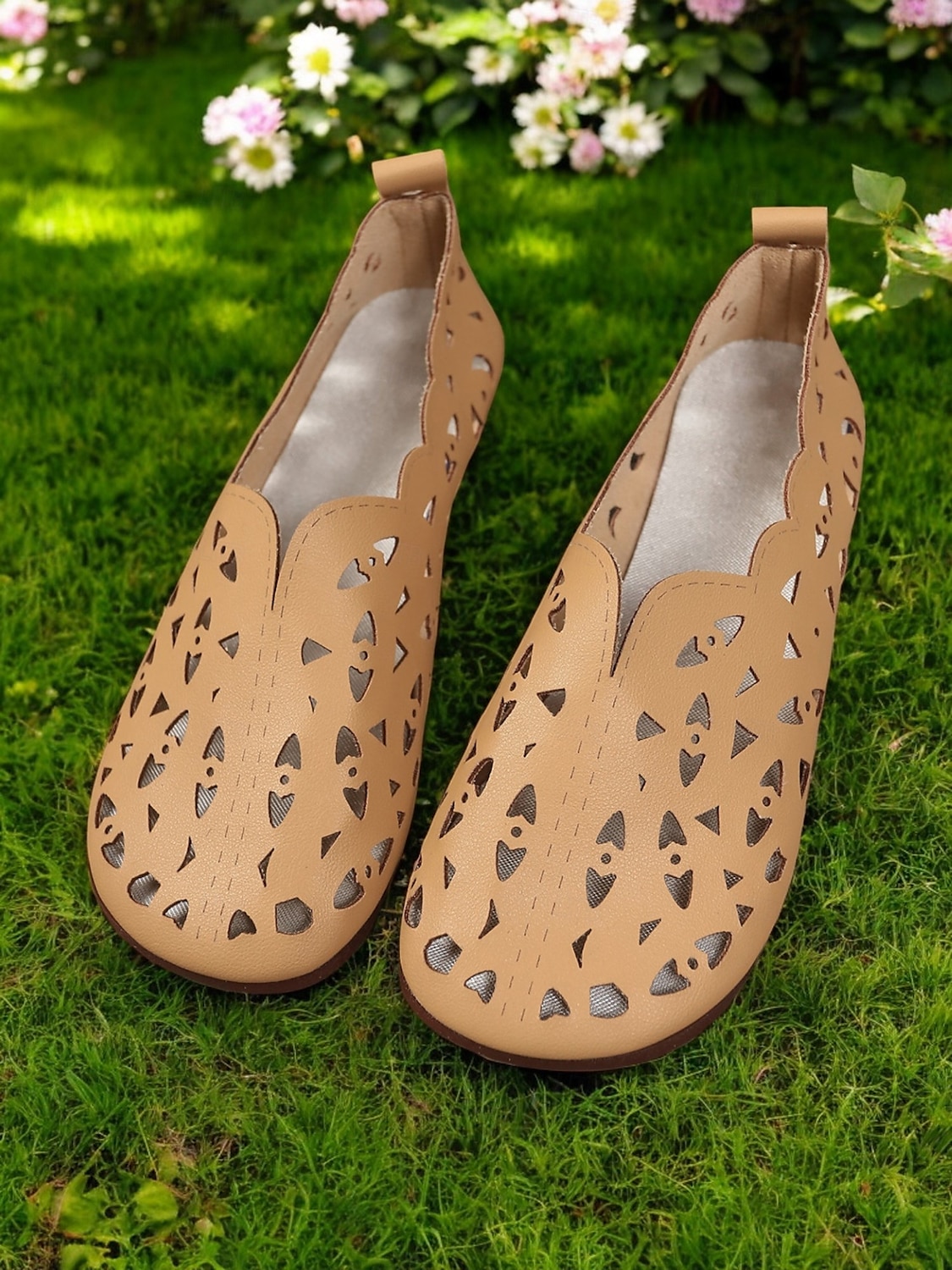 slip-on bianche da donna con taglio laser a piedi nudi - scarpe casual traspiranti e leggere, comode e comode, perfette per le giornate estive del 2025 a $18.99 –P5