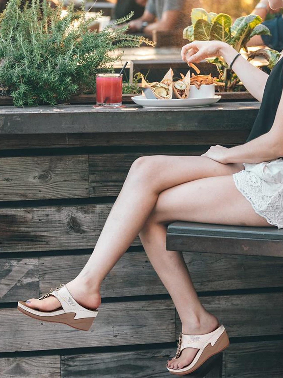 sandali infradito da donna con zeppa e plantare massaggiante – infradito bohémien floreali per un comfort casual estivo, da spiaggia e all'aria aperta del 2025 a $29.99 –P8