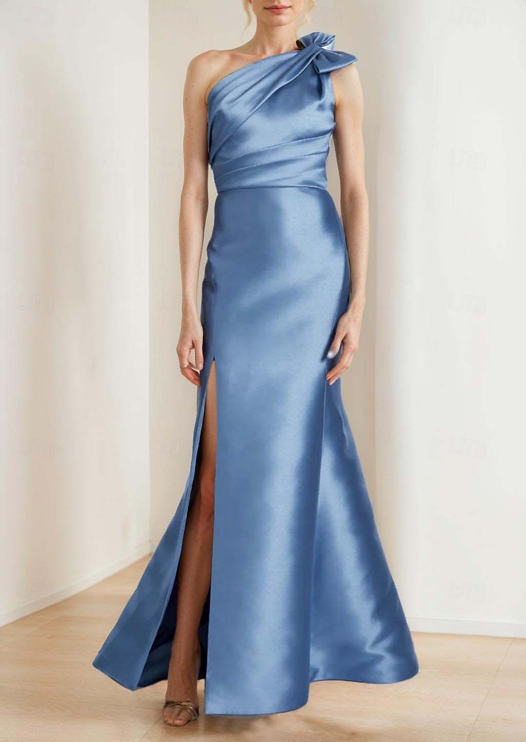 Sirène  Trompette Mère de la Mariée Robe Élégante Vintage Simple Épaule Dénudée Longueur de Sol Satin Sans Manches avec Nœud(s) Plis de 2025 ? $146.99 –P1
