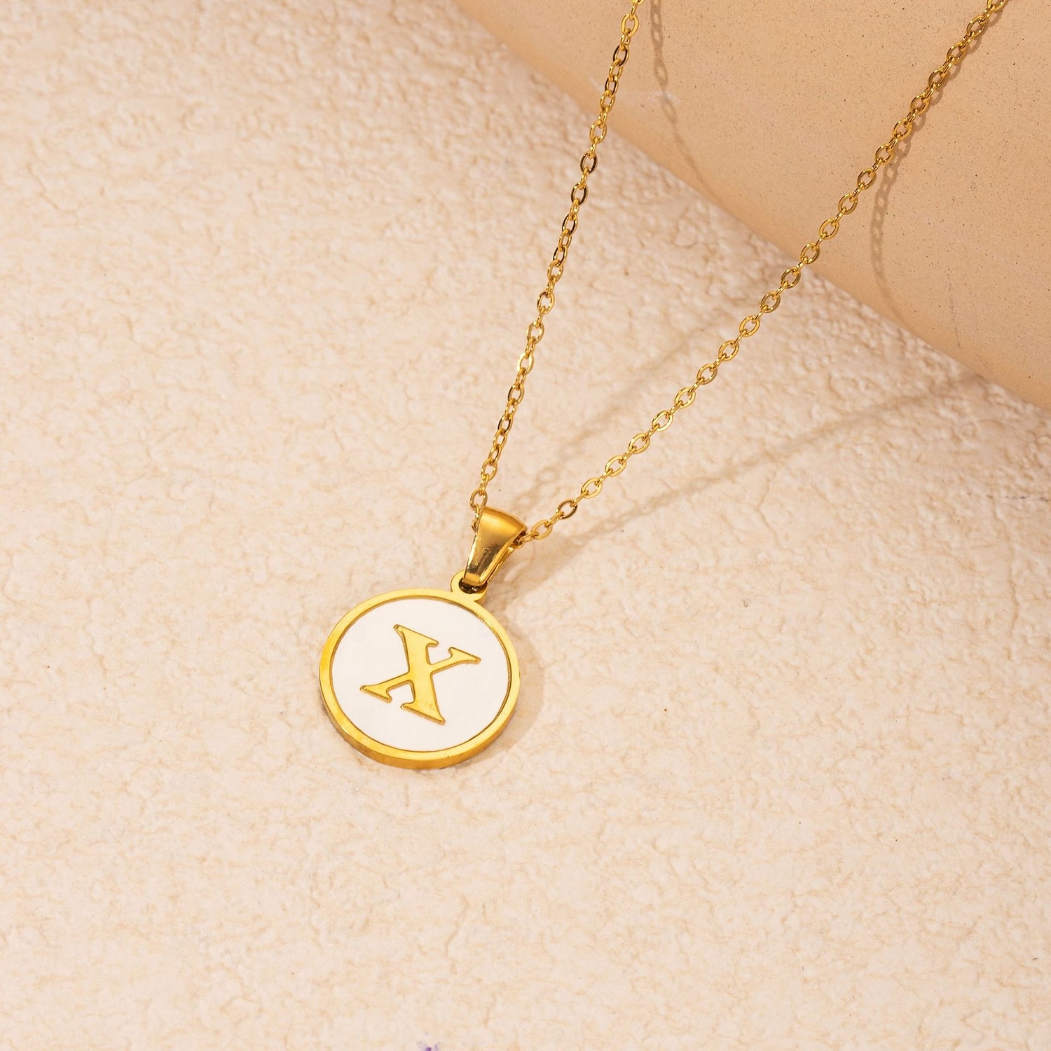 personalizovaný dopisní náhrdelník, dárek pro maminku, přívěsek z nerezové oceli pozlacený 18k zlatem, kulatý design mušle, náhrdelník s abecedou a-z, odolné šperky z titanové oceli pro ženy 2025 - $4.99 –P13