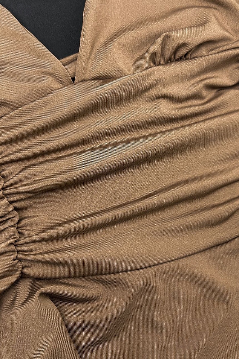 Femmes Mini Robe Robe Blanche Robe de remise des diplômes Robe à col licou Mode Moderne Anniversaire Remise des Diplômes Date Coupe régulière Uni Sans manches Col Halter Blanche Marron Été de 2025 ? $29.99 –P13