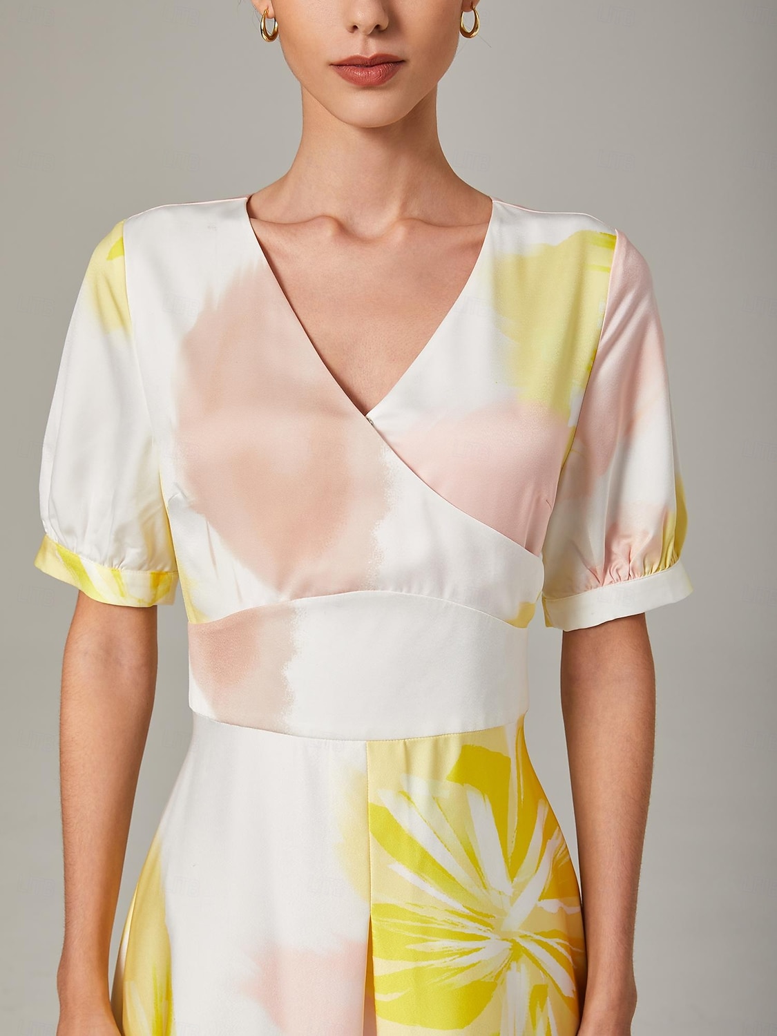 abito midi elegante e svolazzante con macchie floreali del 2025 a $93.99 –P7