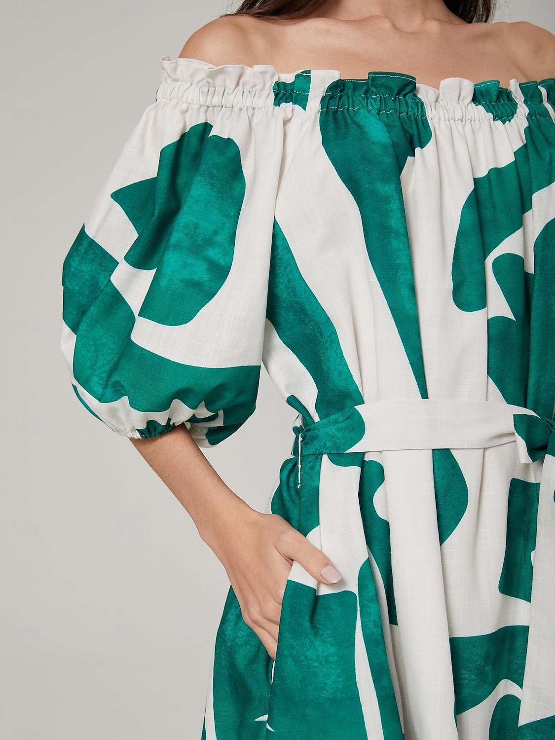 robe ample à col bateau et imprimé color-block de 2025 ? $87.99 –P7