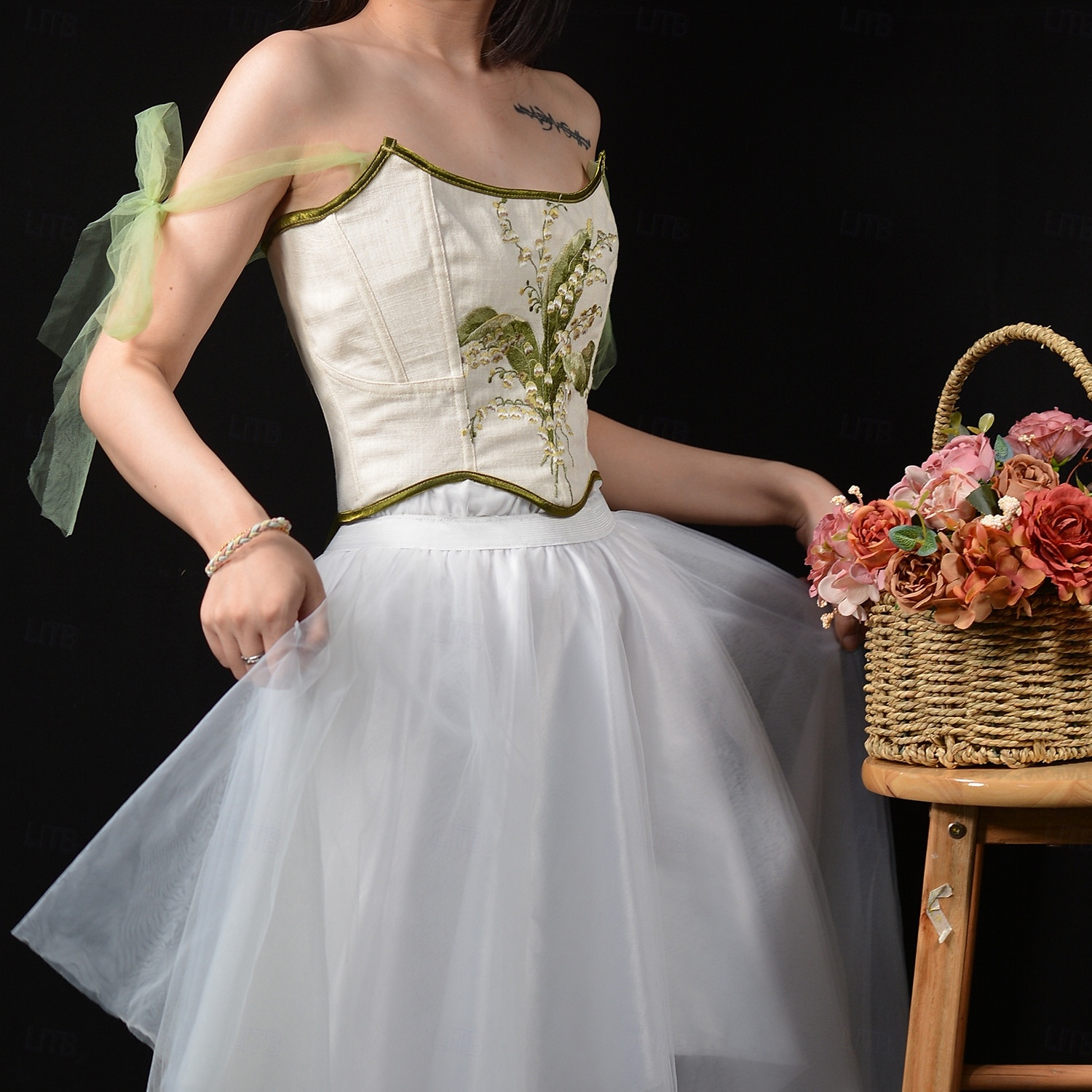 Retró Középkori Reneszánsz Fűző Prsluk Bustier Hímzett Női Kelta Fantasy Mindszentek napja Farsang Álarcos mulatság Parti Alkalmi / Napi LARP Felnőttek Fűző 2025 - $92.99 –P4