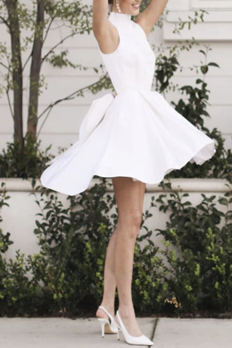 Abiti di Matrimonio per Piccole Lauree Bianchi Abiti da Matrimonio A-Line Scollo Alto Senza Maniche Corti  Mini Abiti da Sposa in Raso con Fiocco del 2025 a $152.99 –P1