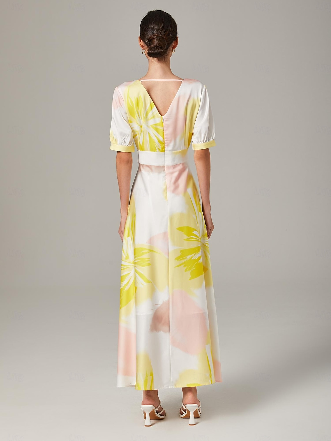 abito midi elegante e svolazzante con macchie floreali del 2025 a $93.99 –P2