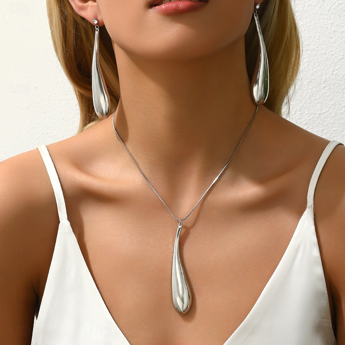 Set di gioielli 1 set Lega 1 collana Orecchini Per donna Di tendenza Parure di gioielli Per Feste Invitati del matrimonio del 2025 a $11.99 –P3