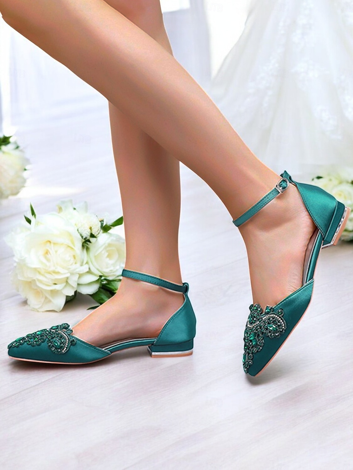 ballerines à bout pointu ornées de pierres précieuses vertes – chaussures de mariage et de soirée pour femmes de style vintage de 2025 ? $42.99 –P5