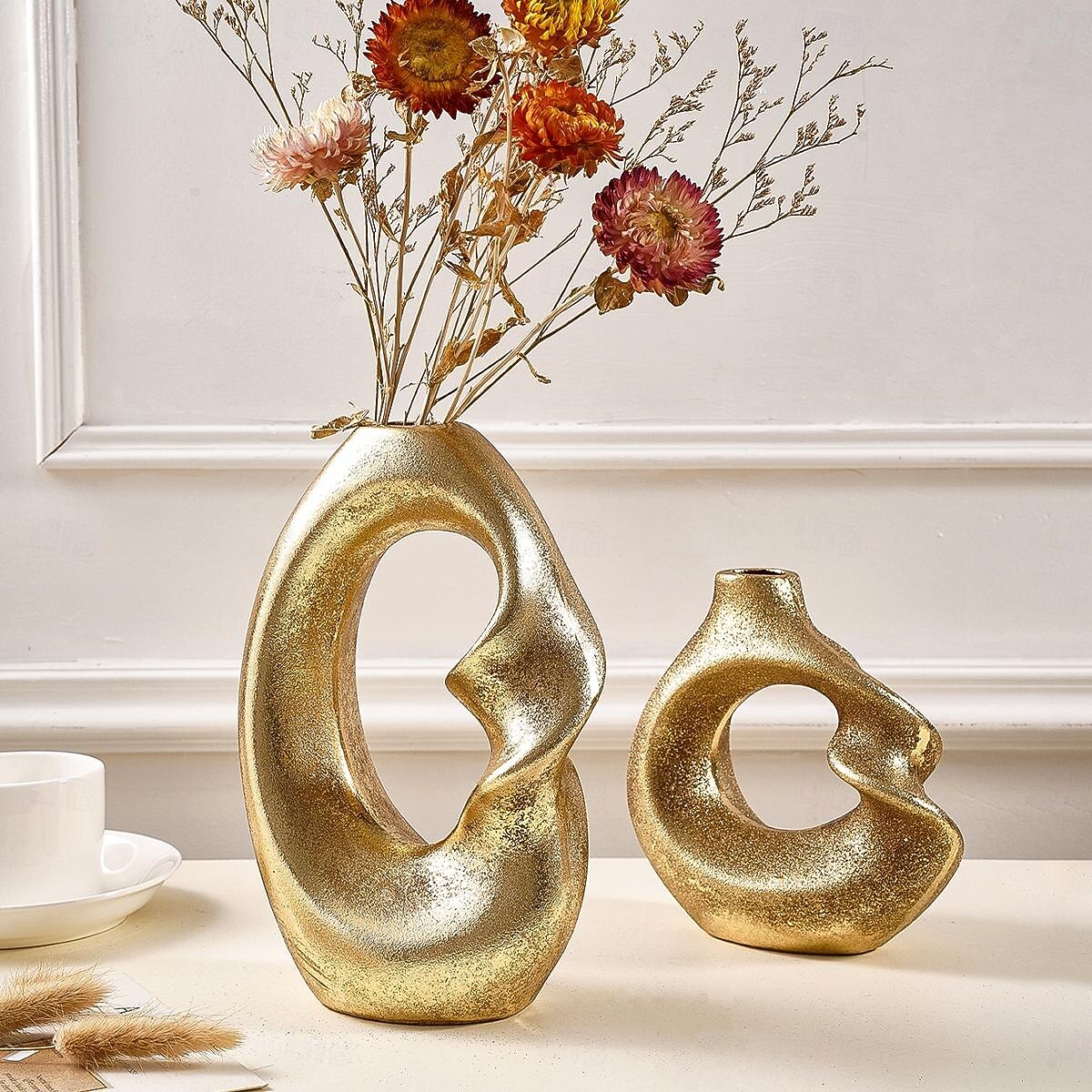 Minimalist Spiral Circle Vase, Resin Home Decor for Dining Room, Hotel, Restaurant, Tabletop and Entryway Decoration, Ideal for Floral and Green Plant Hydroponics, All-Season Use 2025 - $19.49 –P1