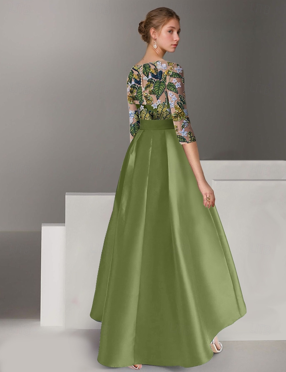 A-Linje Cocktail Floral Elegant Kjole Formell Bryllup Ankellengde Halv Erme Illusjons Hals Sateng med Volanger Splitt Broderi 2025 - €139.49 –P3