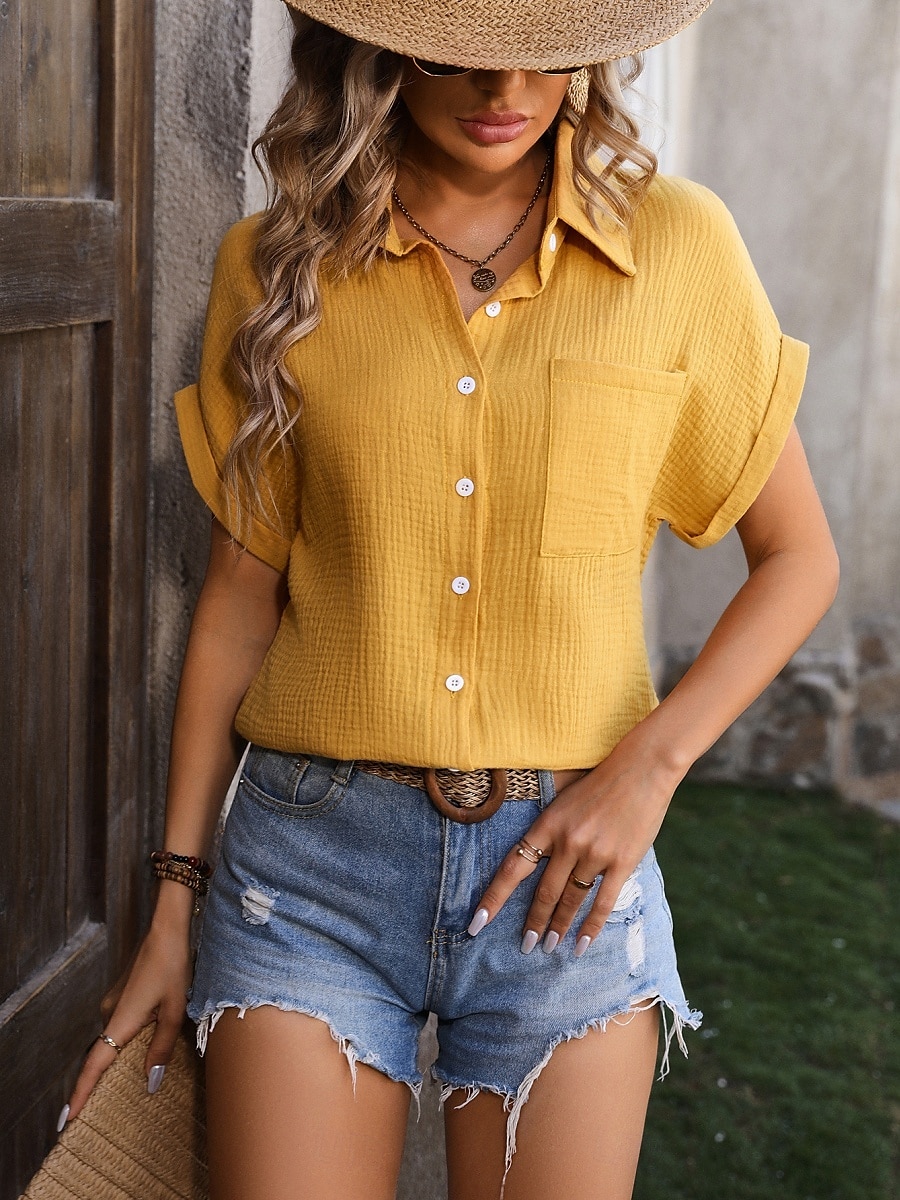 Camicia da donna a bottone giù blusa a tinta unita elegante casual da spiaggia con maniche corte colletto top regolari quotidiani bottoni tasca nera bianca gialla blu estate primavera del 2025 a $28.99 –P5