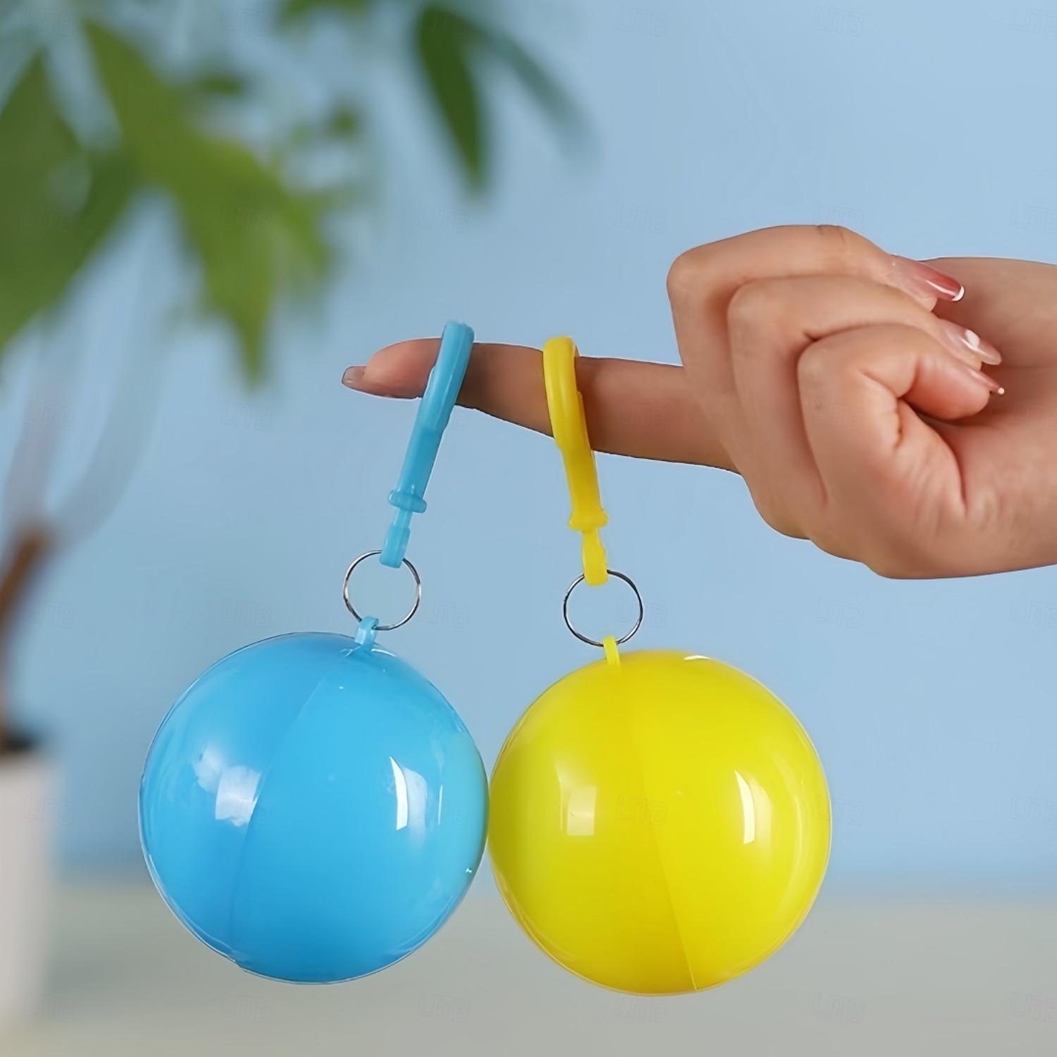 1pcs, Outdoor Essential Adult Emergency Raincoat, Keychain Ball with Raincoat, Adult Raincoat, Suitable for Outdoor Cycling, Mountaineering, Outdoor Sports and Amusement Parks, Rainy Day Essentials 2025 - $5.49 –P3