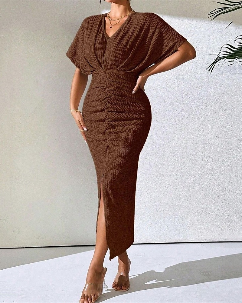 Femmes Robe Midi Robe de Soirée Robe d'été Mode Classique Moderne Extérieur Vacances Fête Coupe régulière Uni Sans manches Col en V Noir Marron Abricot Été de 2025 ? $28.99 –P3