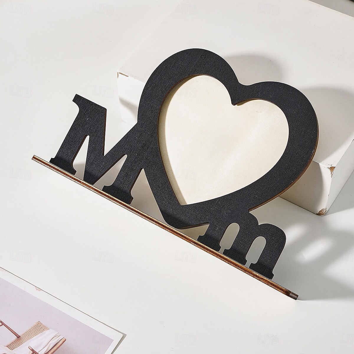 Decorazione in legno per la festa della mamma, regalo per la mamma, ornamento a forma di cuore con la lettera della mamma per il tavolo, decorazione moderna per la casa come regalo per la festa della del 2025 a $23.99 –P7
