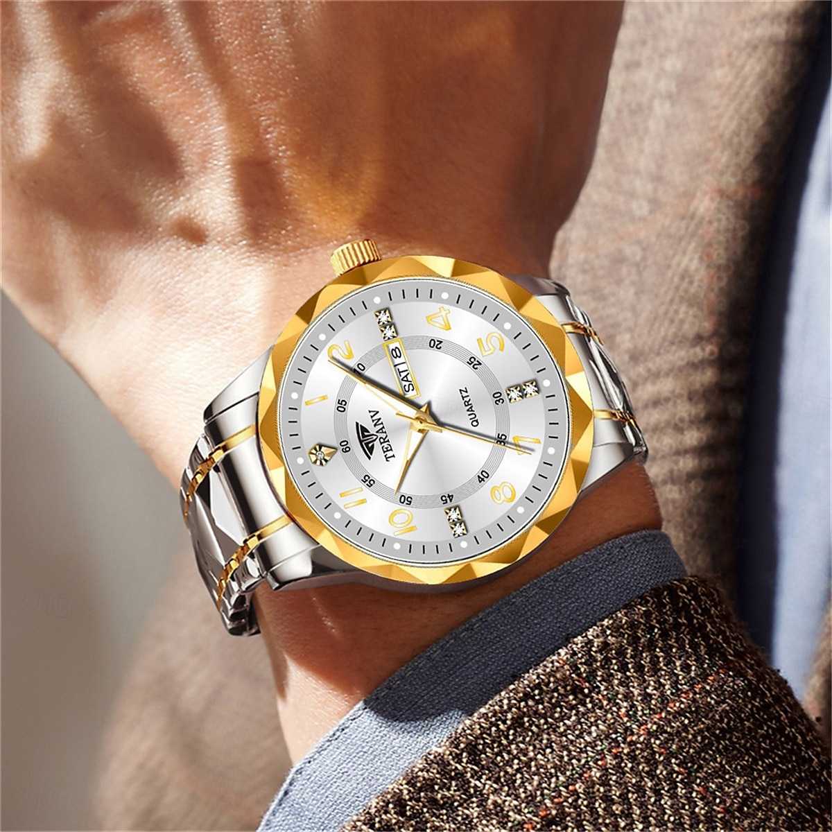 Orologio da Uomo alla Moda al Quarzo Quadrante Digitale a Rombo Doppio Calendario Luminoso Orologio Impermeabile in Acciaio con Decorazione di Strass Orologio da Affari del 2025 a $31.99 –P7
