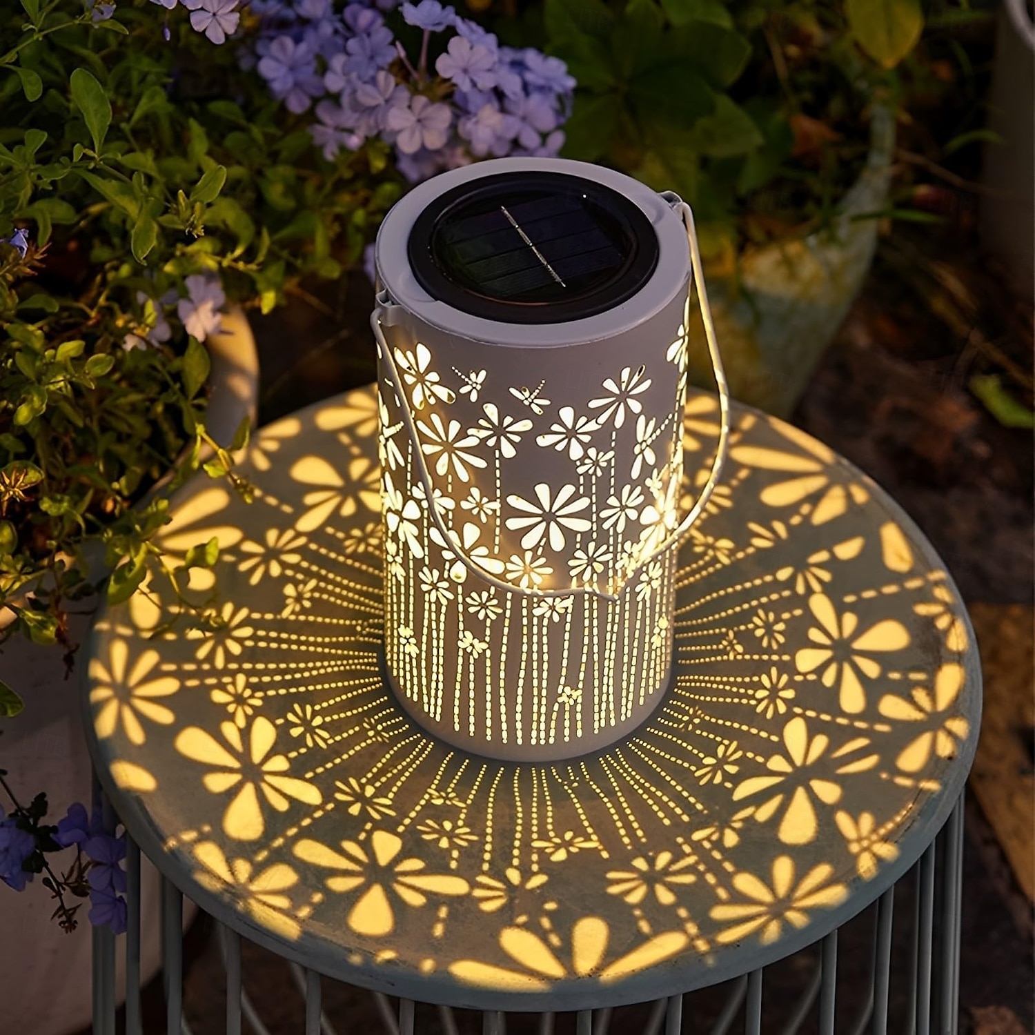 1 lanterne solaire d'extérieur étanche, projection de fleurs et de libellules, éclairage d'ambiance pour jardin, pelouse, paysage de 2025 ? $14.99 –P1