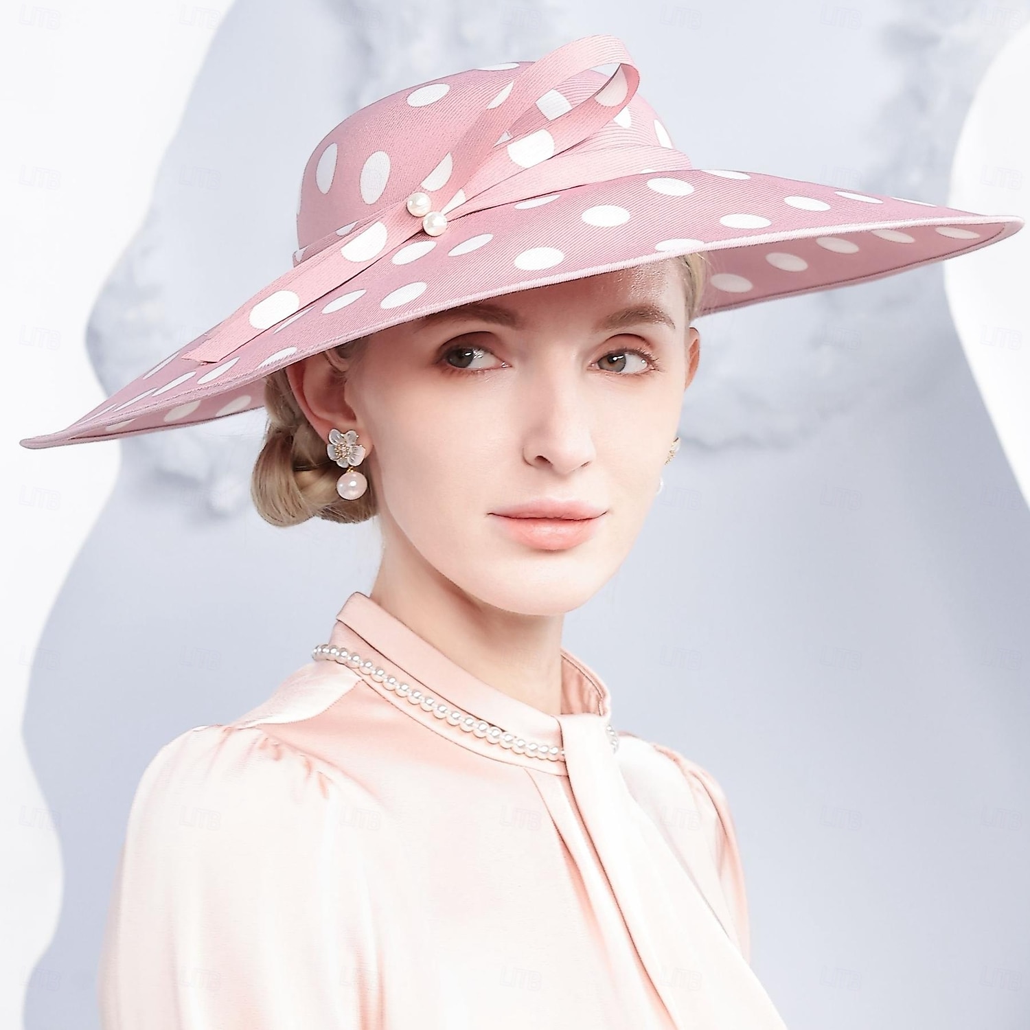 Головные уборы Полиэстер Котелок / клош Шляпа от солнца Свадьба Чаепитие Элегантный стиль Свадьба С Бант В горошек Заставка Головной убор 2026 - $38.99 –P4