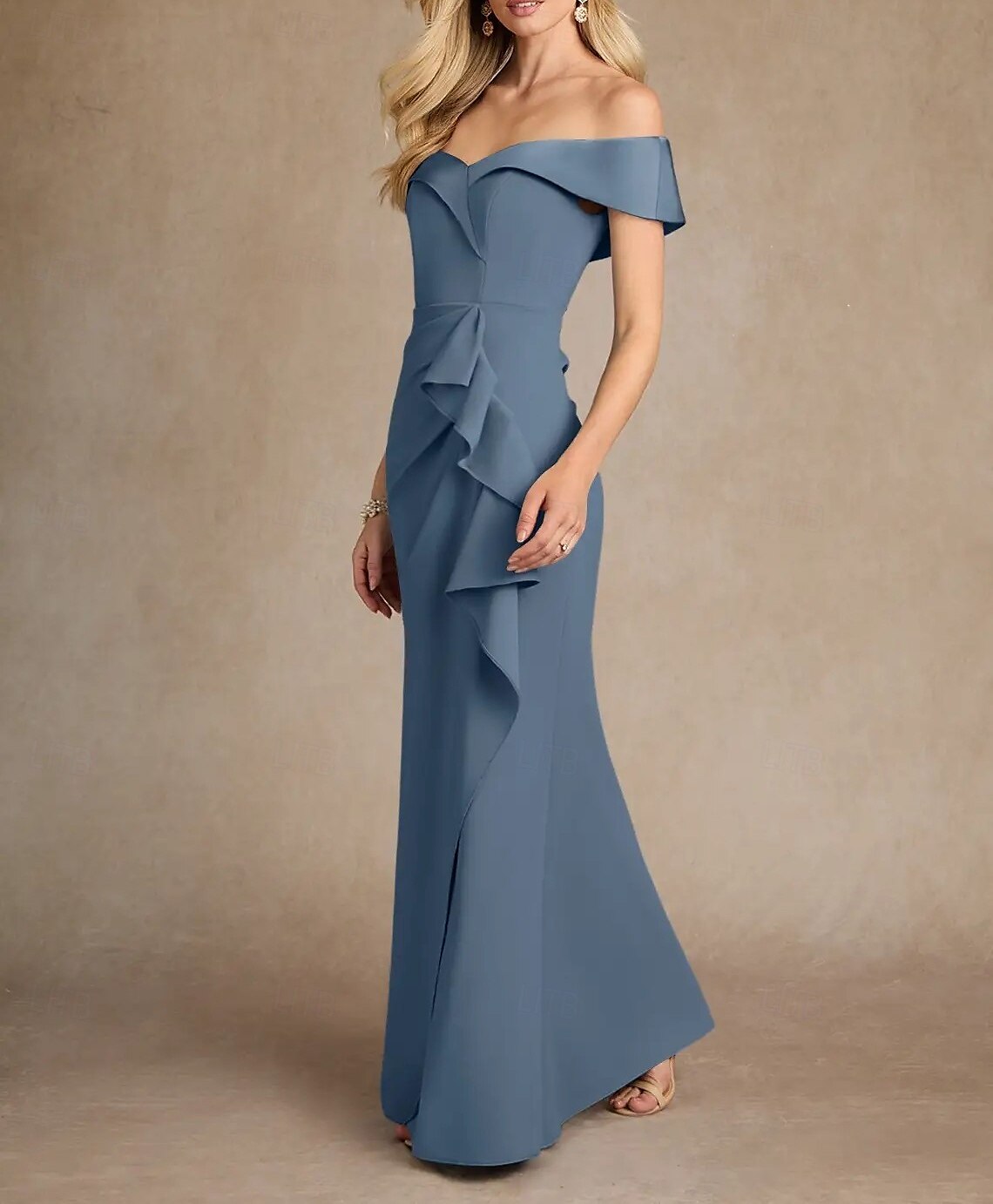 Abito da damigella a sirena/tromba, con spalle scoperte, manica corta, elegante, lungo fino al pavimento, tessuto elasticizzato con volant/arricciature 2025 del 2025 a $171.99 –P4