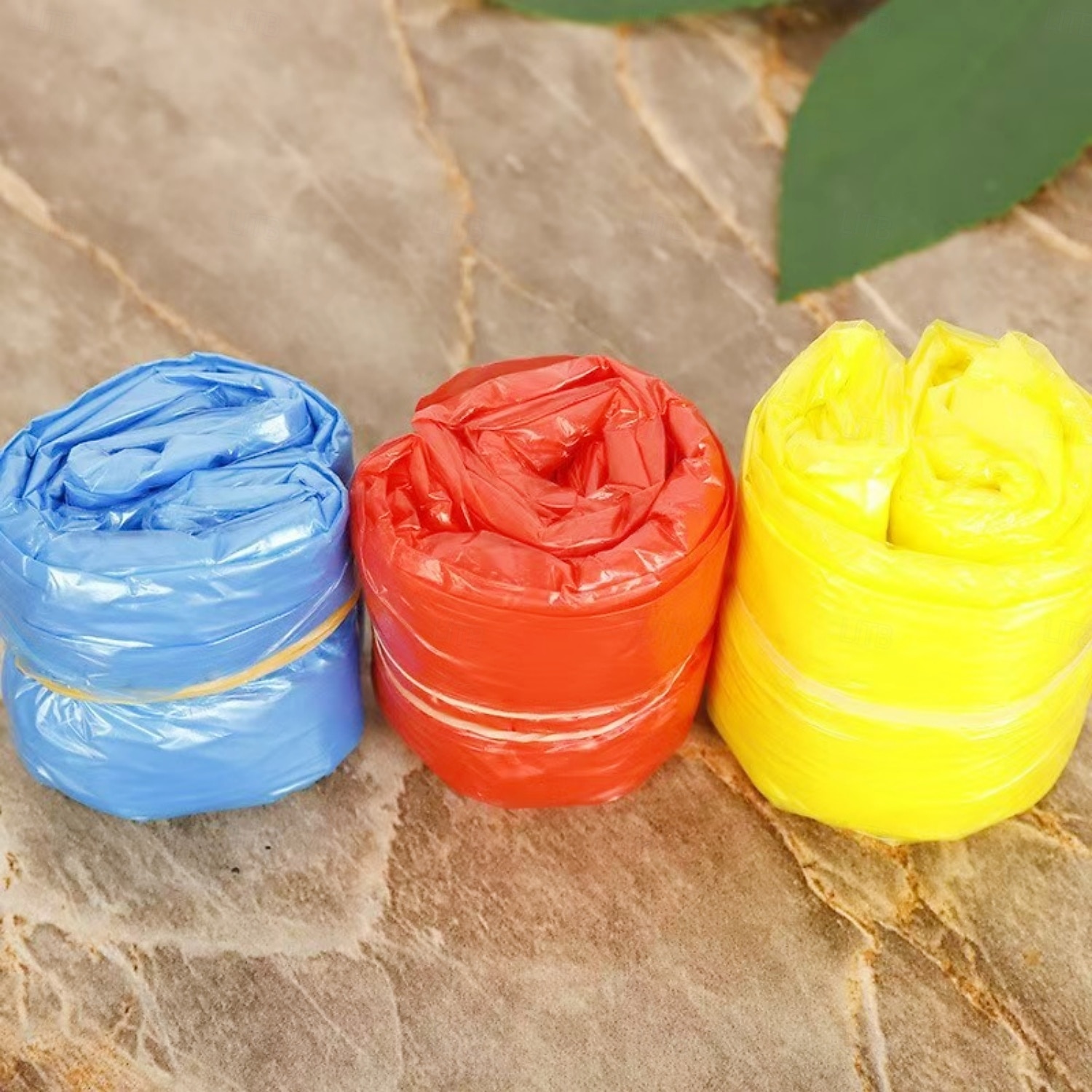 1pcs, Outdoor Essential Adult Emergency Raincoat, Keychain Ball with Raincoat, Adult Raincoat, Suitable for Outdoor Cycling, Mountaineering, Outdoor Sports and Amusement Parks, Rainy Day Essentials 2025 - $5.49 –P5