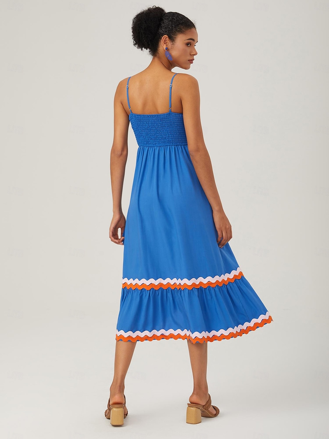 robe camisole en tissu Tencel à ourlet ondulé et blocs de couleurs de 2025 ? $108.99 –P7