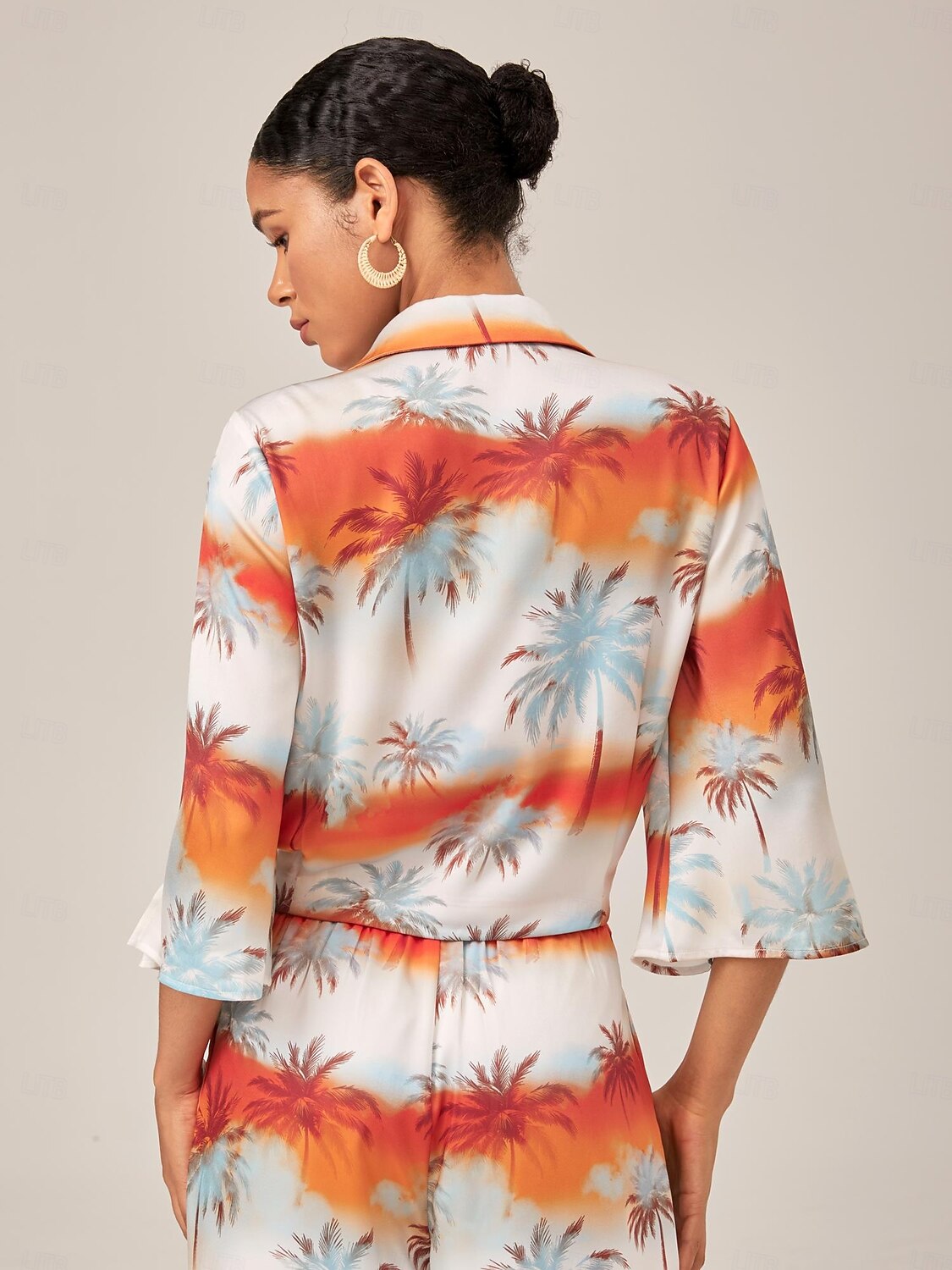 ensemble haut court à col cubain fleuri et pantalon large de 2025 ? $78.99 –P4