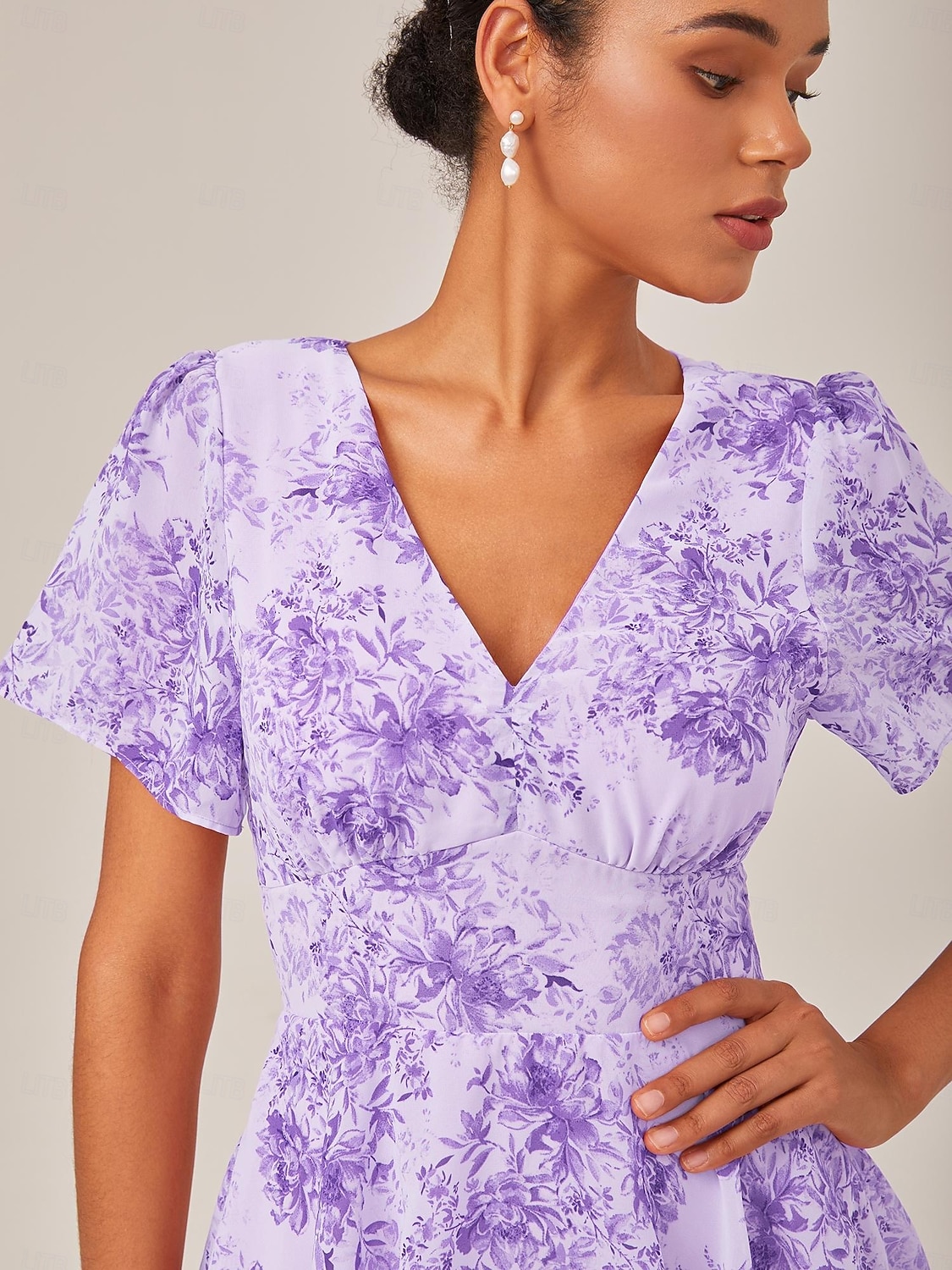 Robe longue décontractée pour femme, tenue de soirée, col en V, manches courtes, coupe trapèze, imprimé floral, volants superposés, tenue de tous les jours, jupe gâteau, taille ajustée, robe longue de 2025 ? $79.99 –P11