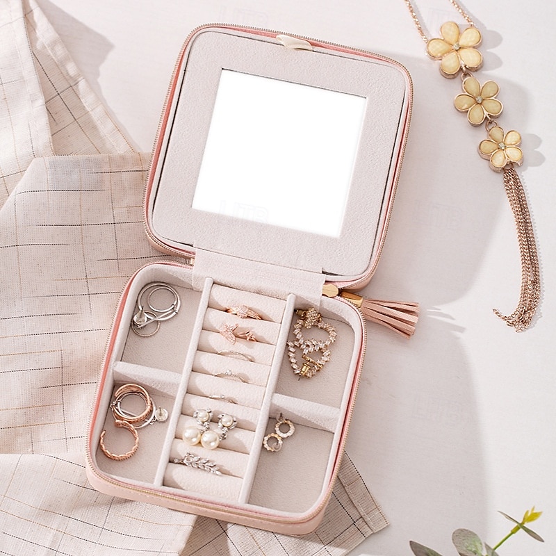 Boîte à bijoux de voyage avec miroir, étui de rangement portable en cuir PU, boîte à bijoux multifonctionnelle pour boucles d'oreilles, bagues, colliers et accessoires de 2025 ? $21.99 –P1