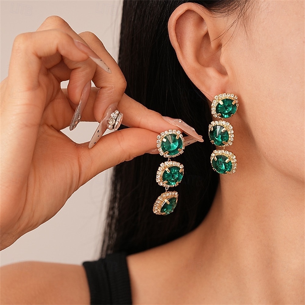 Set di Gioielli Completo Due Pezzi Argento Zirconia Cubica Cromo 1 Collana Orecchini Moda Femminile Elegante Vintage Carino Stile Vintage Classico Set di Gioielli Geometrici per Matrimonio Fête del 2026 a $27.99 –P9