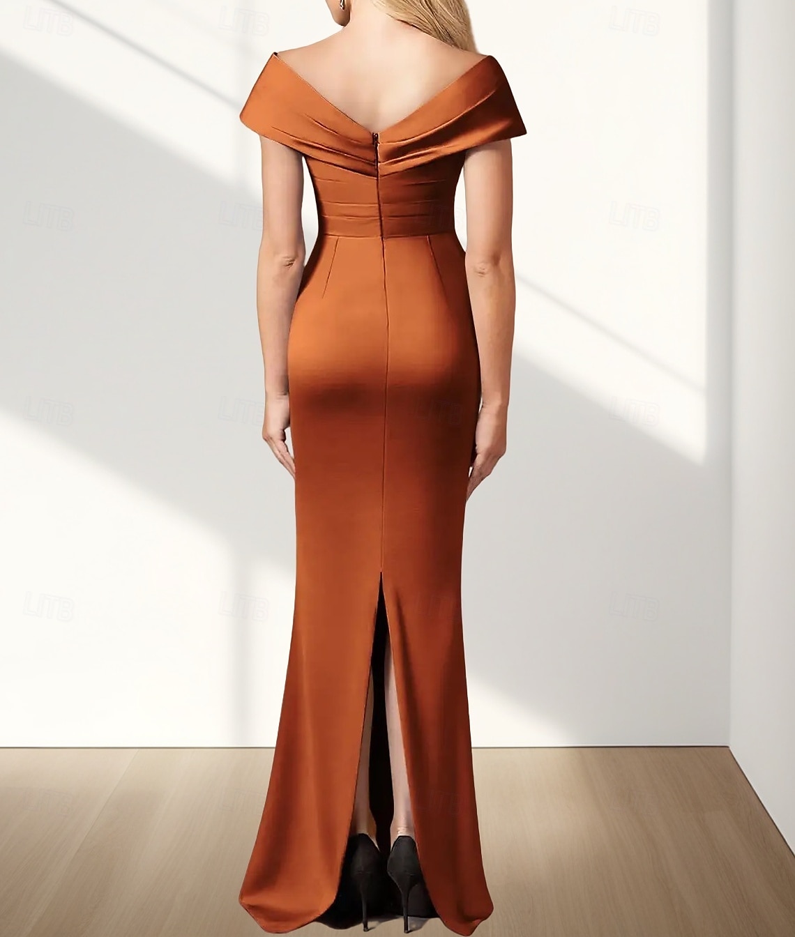 Abito da Damigella d'Onore Sirena  Tromba Scollatura a V Senza Maniche Elegante Lunghezza Piana Seta con Ruches del 2025 a $155.99 –P2