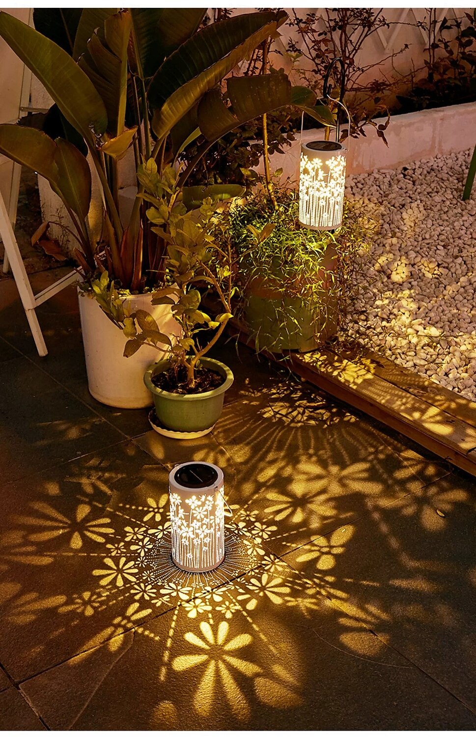 1 lanterne solaire d'extérieur étanche, projection de fleurs et de libellules, éclairage d'ambiance pour jardin, pelouse, paysage de 2025 ? $14.99 –P8