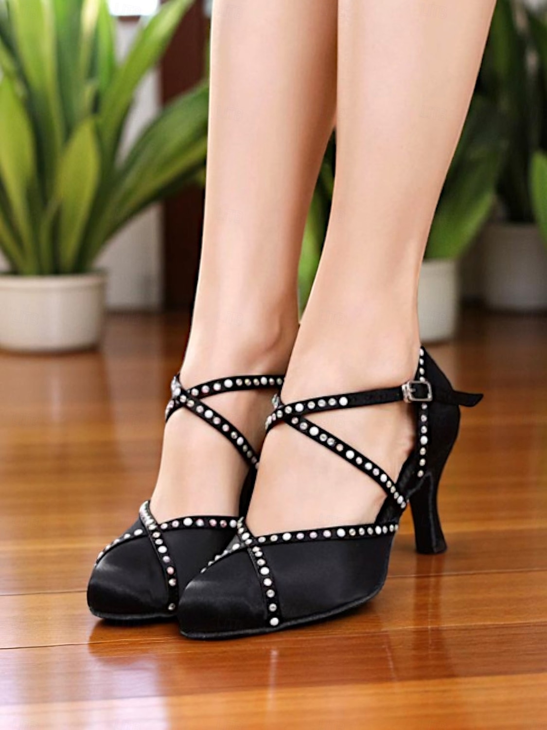 Chaussures de danse de salon en satin rose à strass pour femmes - Sandales à talons bas pour spectacles latins, pour mariages et entraînements de 2025 ? $59.99 –P2