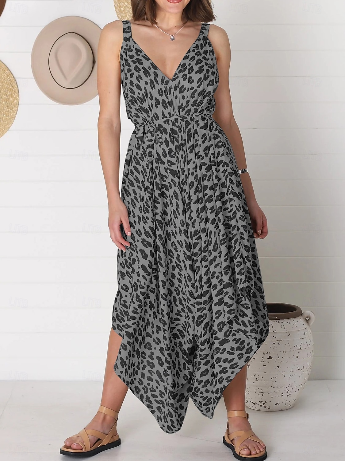 Femmes Robe Midi Robe Élégante Élégant Sans manches Coupe ajustée Léopard Sans manches Col en V Blanche Jaune Rouge Bleu Été Printemps Automne de 2025 ? $33.99 –P15