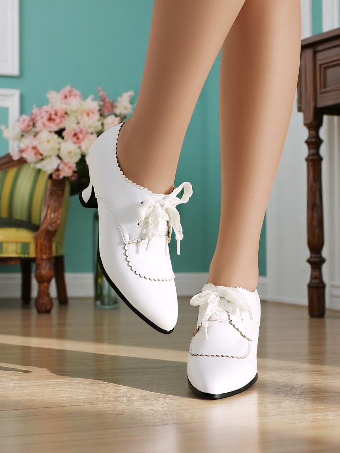 Chaussures Oxford victoriennes blanches à lacets et talon chaton pour femmes – Design festonné vintage des années 1920 avec nœud en dentelle pour des mariages élégants, des goûters et des looks d'inspiration rétro de 2025 ? $54.99 –P8