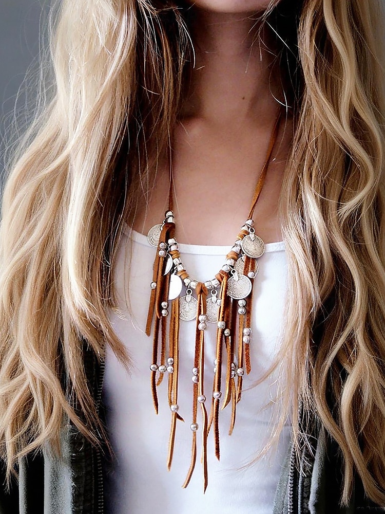 Collier bohème en argent superposé avec chaînes noires et argentées, pendentifs circulaires et géométriques, parfait pour les tenues décontractées et de soirée, idéal pour les accessoires d'été et de festival de 2025 ? $11.99 –P8