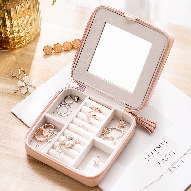 Boîte à bijoux de voyage avec miroir, étui de rangement portable en cuir PU, boîte à bijoux multifonctionnelle pour boucles d'oreilles, bagues, colliers et accessoires de 2025 ? $21.99 –P4