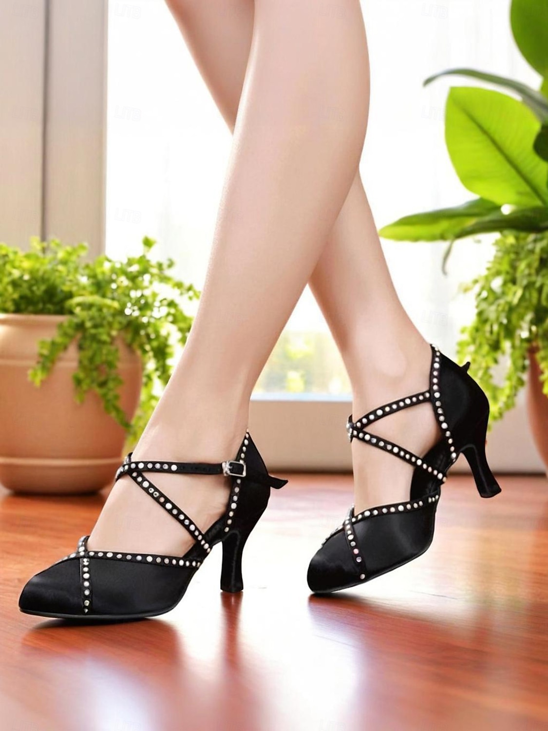 Chaussures de danse de salon en satin rose à strass pour femmes - Sandales à talons bas pour spectacles latins, pour mariages et entraînements de 2025 ? $59.99 –P1