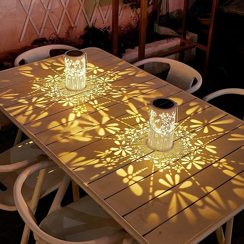 1 lanterne solaire d'extérieur étanche, projection de fleurs et de libellules, éclairage d'ambiance pour jardin, pelouse, paysage de 2025 ? $14.99 –P12