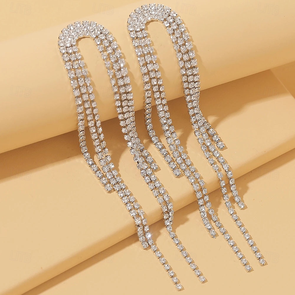 Femmes Boucles d'oreilles pendantes Boucles d'oreilles Frange à pompons Joie Des boucles d'oreilles Bijoux Argent / Dorée Pour Mariage Quotidien Fiançailles Bal de promo Festival de 2025 ? $12.99 –P3