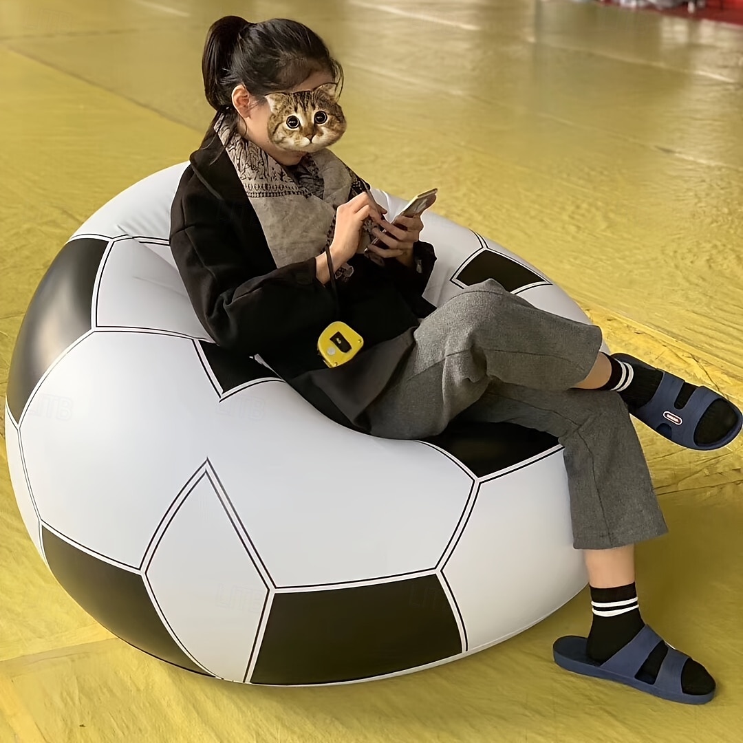 Fauteuil gonflable en forme de ballon de football, style classique, en PVC, polyvalent, pour l'intérieur &utilisation en extérieur, design unique sur le thème du sport pour la maison &décoration de de 2025 ? $46.99 –P8