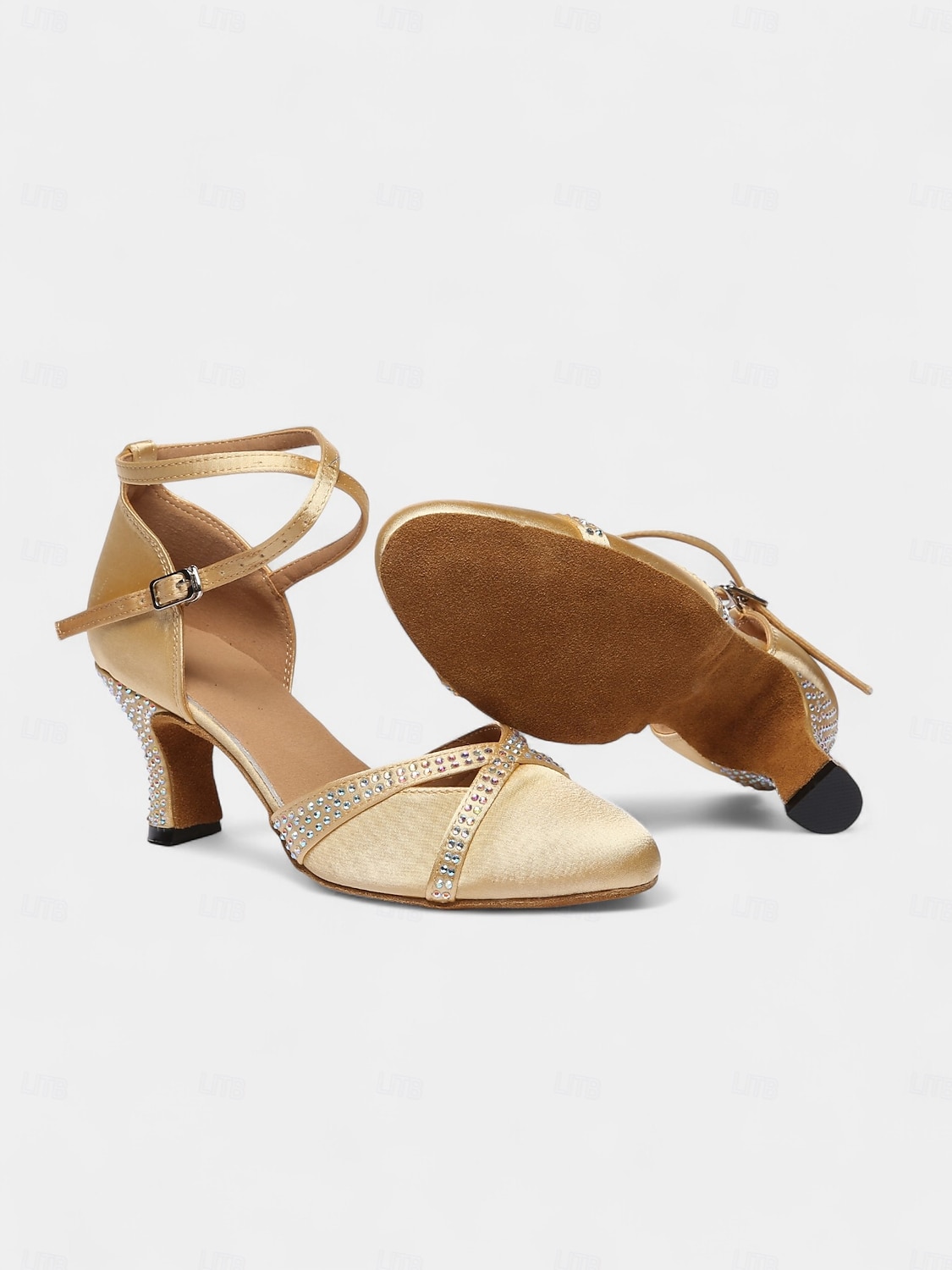 Chaussures de danse en satin champagne pour femmes avec talons en strass – élégantes chaussures de salon fermées pour mariage et valse de 2025 ? $64.99 –P5
