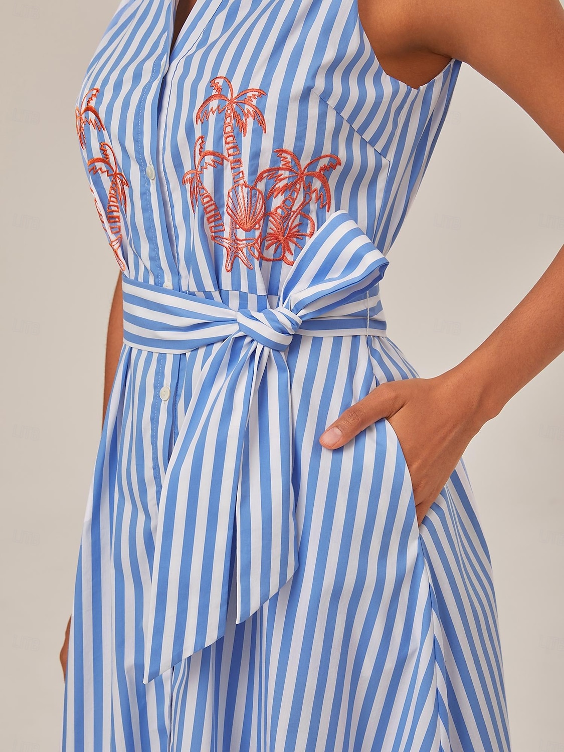 Sommerliches, gestreiftes, besticktes, ärmelloses, mittellanges Kleid 2025 - $74.99 –P6