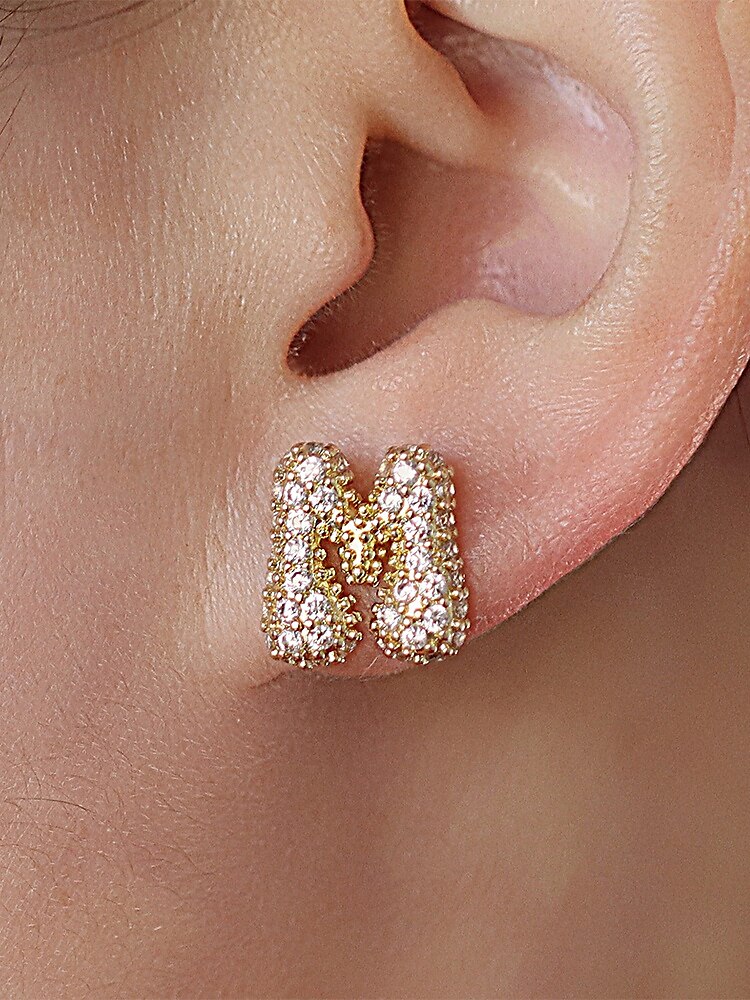 Boucles d'oreilles à tige initiales en strass doré - Boucles d'oreilles à lettres scintillantes personnalisées pour femmes, bijoux en cristal étincelants de A à Z, parfaits pour un usage quotidien, un cadeau de remise de diplôme, un cadeau de fête des mèr de 2025 ? $11.99 –P2