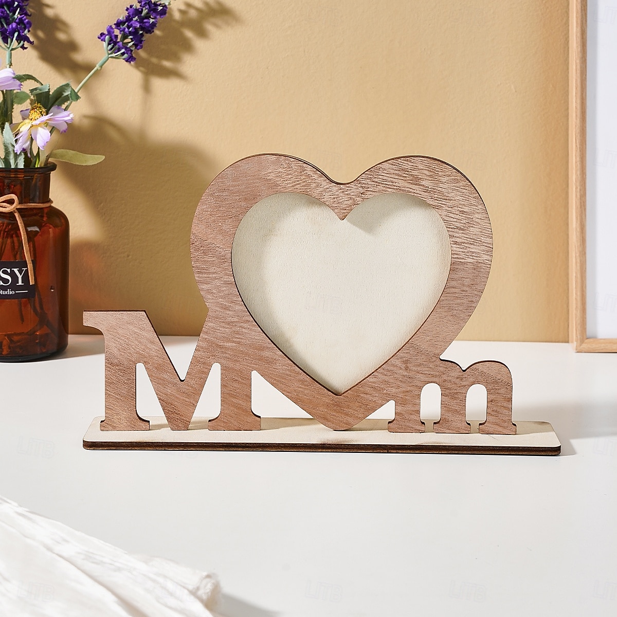 Decorazione in legno per la festa della mamma, regalo per la mamma, ornamento a forma di cuore con la lettera della mamma per il tavolo, decorazione moderna per la casa come regalo per la festa della del 2025 a $23.99 –P8